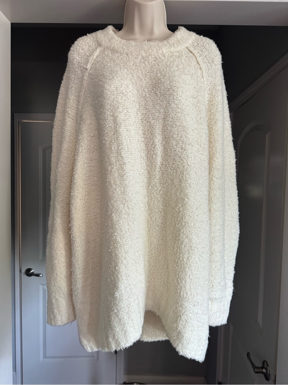 Free People Ivory Boucle Fuzzy Oversized Tunic Sweater Medium Cozy Wool Blend